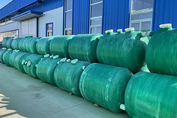 清掏玻璃鋼化糞池時(shí)為什么要做好通風(fēng) 清掏玻璃鋼化糞池時(shí)為什么要做好通風(fēng)